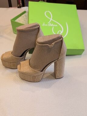 Sam Edelman Beige/Tan Platform Peep-Toe Block Heel Booties